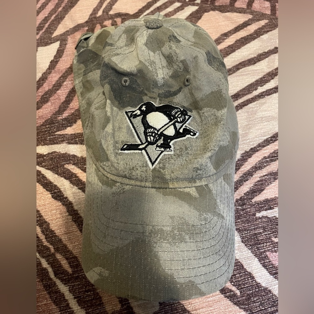 🎉2/$15 Adidas Camouflage Cap with Penguins Logo